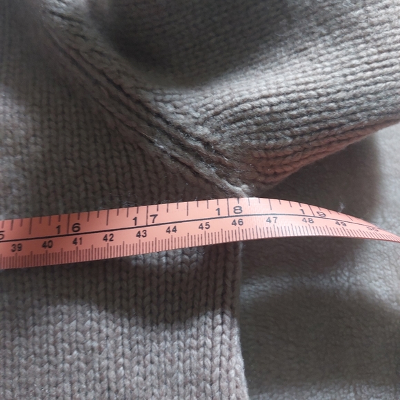 Brunello Cucinelli cashmere knit sweater. Zipper detail on back. Taupe tan M - Picture 8 of 14
